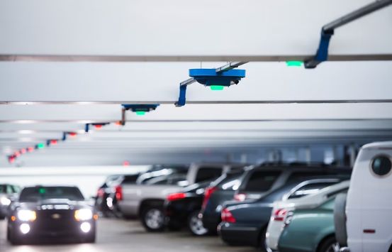 Os sistemas inteligentes de gerenciamento de estacionamento podem resolver completamente os desafios do estacionamento urbano?