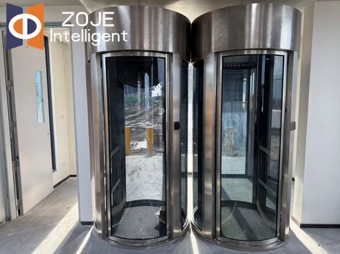 Torniquete de altura total de vidro tipo AB ZOJE instalada com sucesso em um data center local na Tailândia