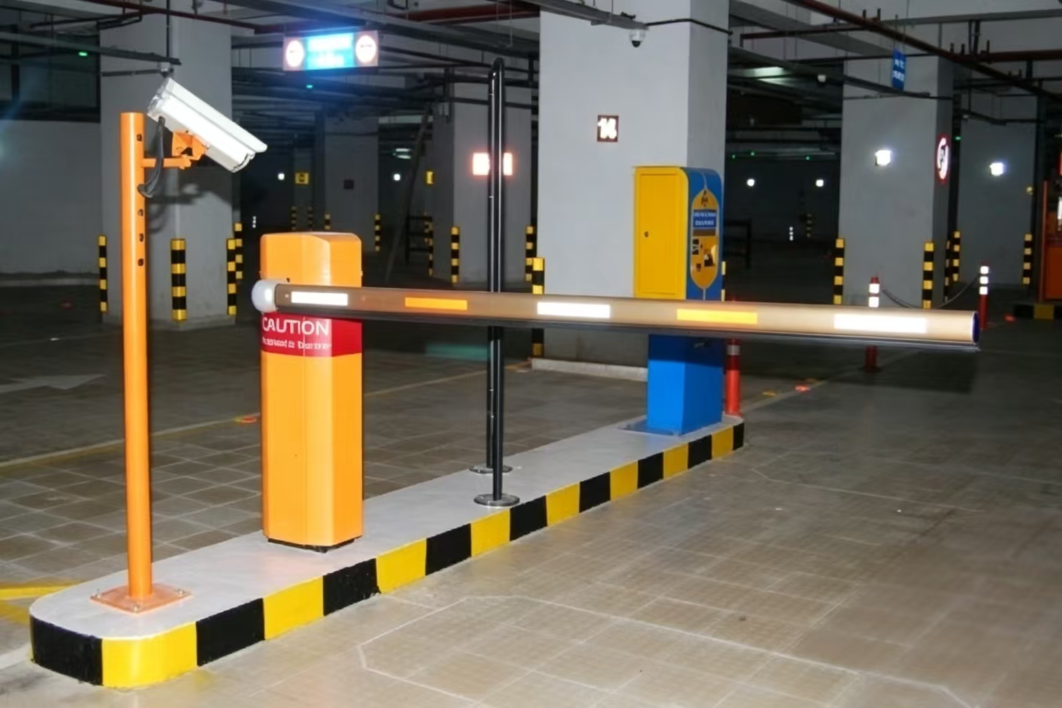 ZOJE conclui testes de fábrica de um portão de barreira com indicadores LED de pista